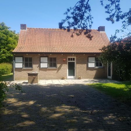 Villa De Bedstee Schoondijke Esterno foto